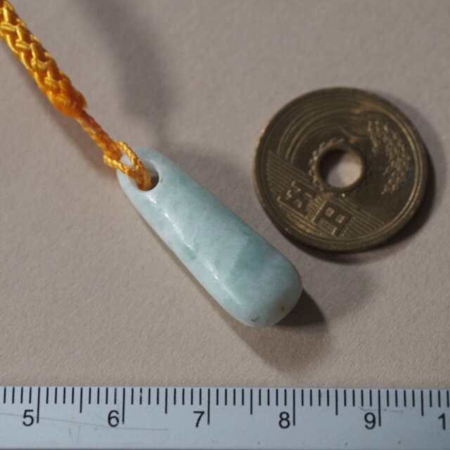 糸魚川翡翠 根付41 | iichi 日々の暮らしを心地よくするハンドメイドや