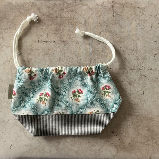 ふんわりお花柄の巾着袋。（kc-bb-059）