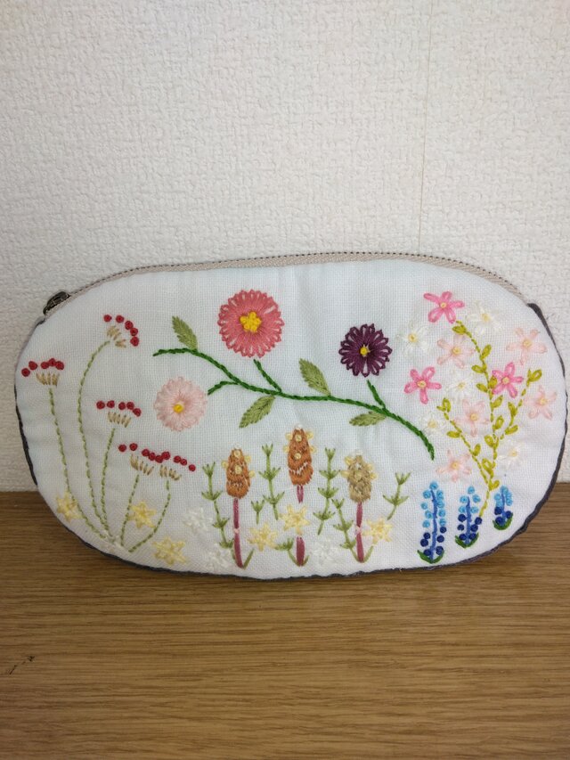 花の刺繍ポーチ　70