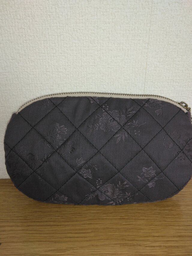 花の刺繍ポーチ 70 | iichi 日々の暮らしを心地よくするハンドメイドや
