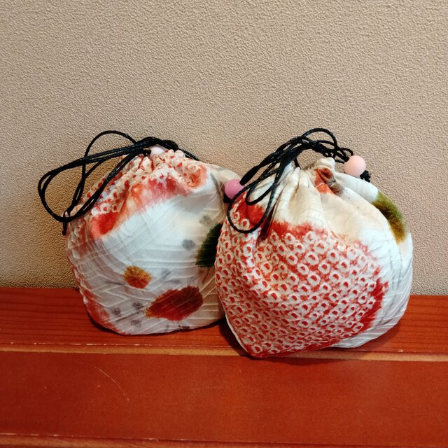 着物　絞りはまぐり巾着（ミニ）白・橙系