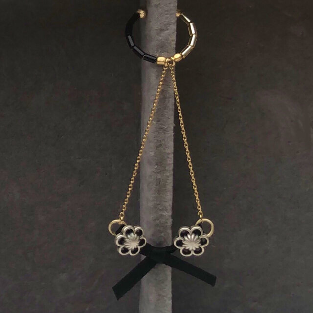 【France/Vintage buttons】★耳元で舞うリボン | 2way ★イヤーカフ 片耳