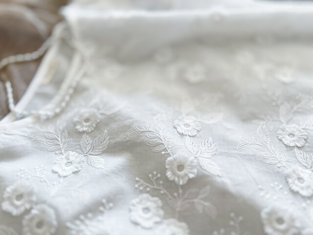 京東都　一つ目小僧　刺繍　フレンチブラウス 京東都 一つ目小僧 刺繍 フレンチブラウス