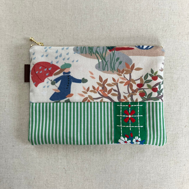 絵本のようなポーチ　小物入れ　北欧の風景