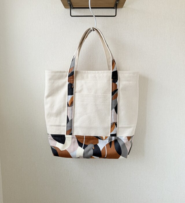 帆布のトートバッグ（生成×リーフ）