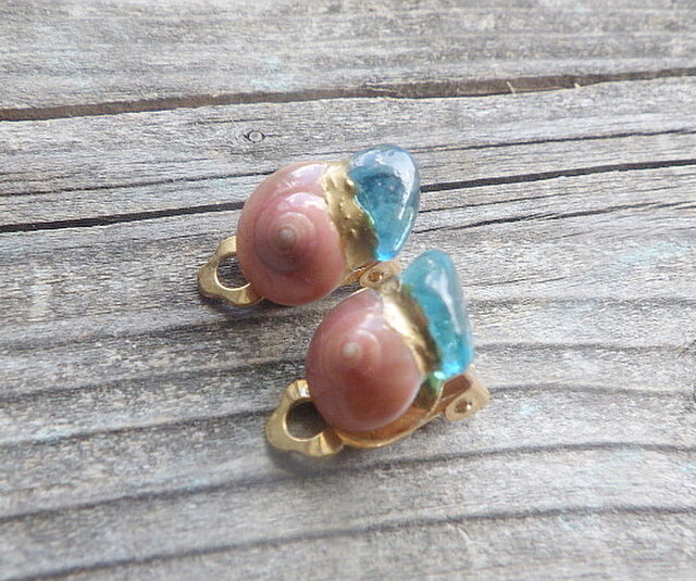 Grotta Azzurra サーモンピンクのうず巻きシェルと青の洞窟の金継ぎ