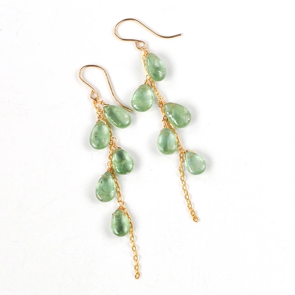 涼　花とグリーンカイヤナイトのロングピアス GJVA0224__VA カイヤナイト ロングピアス｜ピアス｜ヴイエー ヴァン