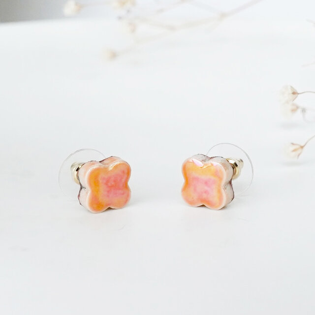 TP-258 美濃焼 パール小花 ピアス / イヤリング【 裏面レザー加工 】オレンジカラー