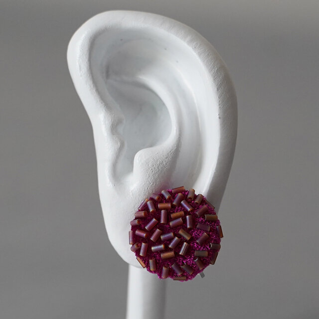 イヤリング ばらまく　1　まる　竹ビーズ　ピンク　ニッケルフリーイヤリング　おおぶり　一点もの　ビーズ刺繍