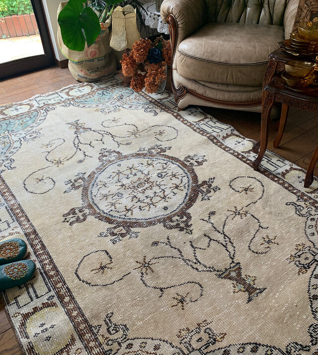 トルコヴィンテージラグ　ベージュ　グレー　メダリオン ヴィンテージ風 | グレー メダリオン柄 ラグ - ラグ 絨毯