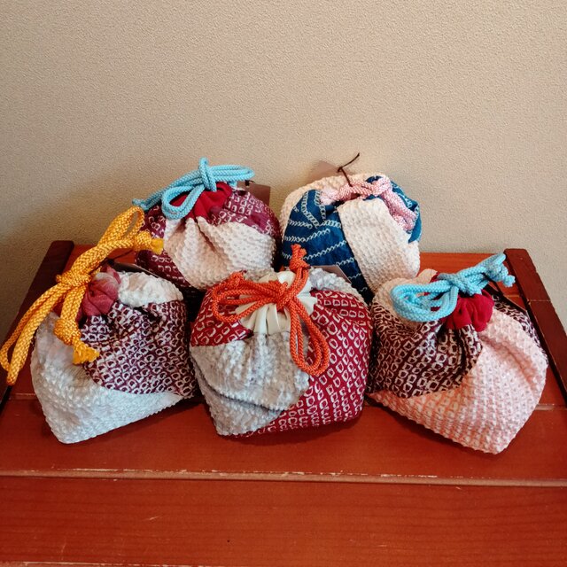 着物　絞りパッチワーク巾着（エスカルゴ中）