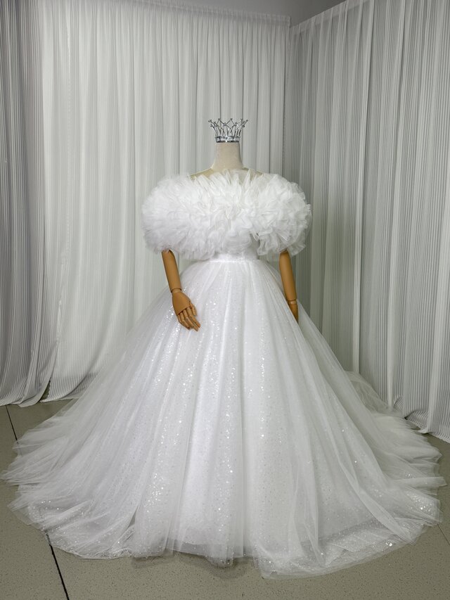 豪華！ウエディングドレス キラキラグリッターチュール オフショルダー ロングトレーン フランス風 結婚式