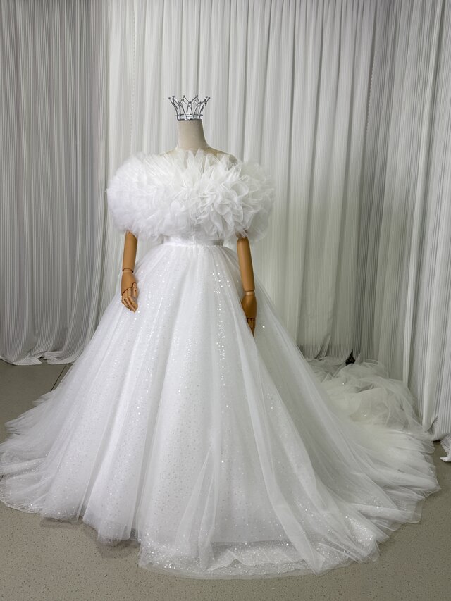 豪華！ウエディングドレス キラキラグリッターチュール オフショルダー