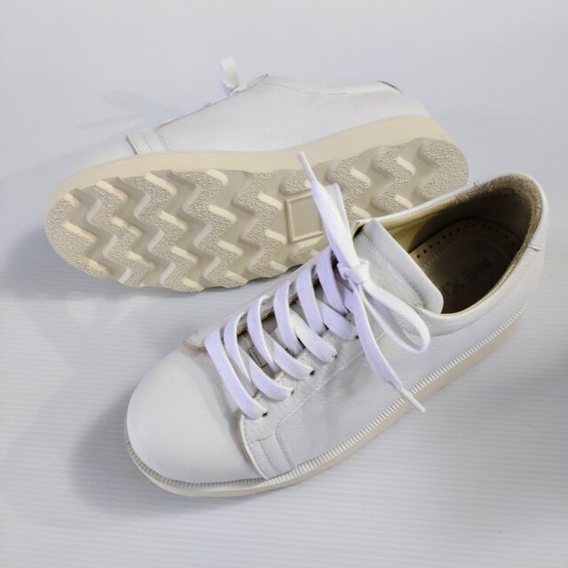 que shoes プレーン Lサイズ　白　日本製　本革 スニーカー レディース 白 レースアップ 本革 レザー