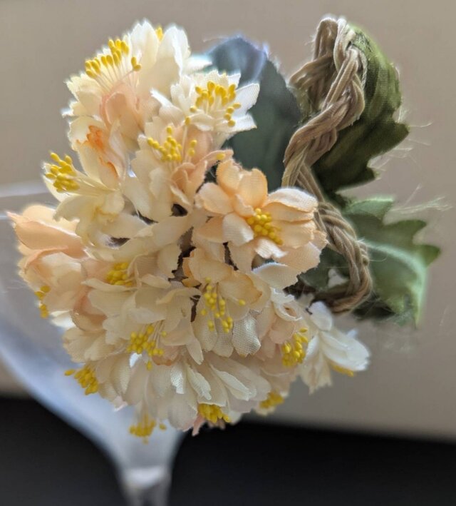 コサージュ野の花たち（ミルキーホワイト色）A93