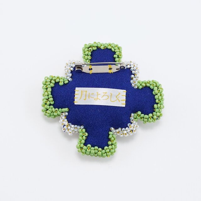 変形クロスのブローチ 3 ビーズ刺繍 一点もの カラフル | iichi 日々の