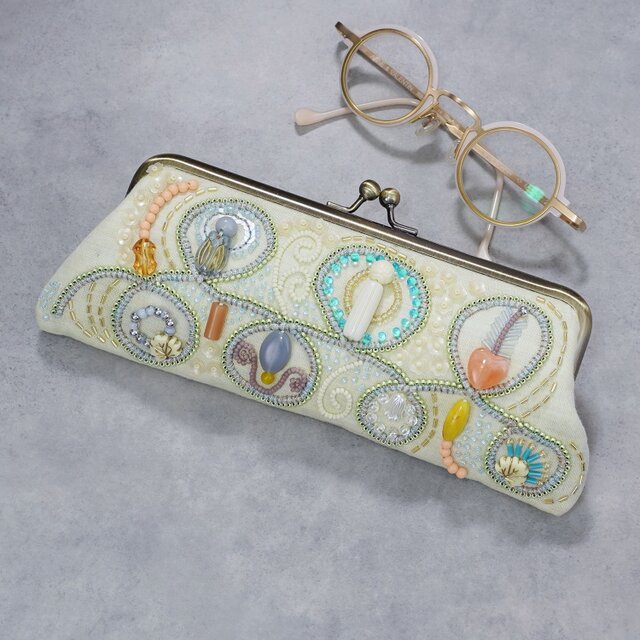 眼鏡ケースにも　ビーズ刺繍のペンケースがま口 4　レモンイエロー　一点もの　送料無料　敬老の日　母の日