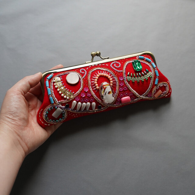 眼鏡ケースにも ビーズ刺繍のペンケースがま口 14 レッド 一点