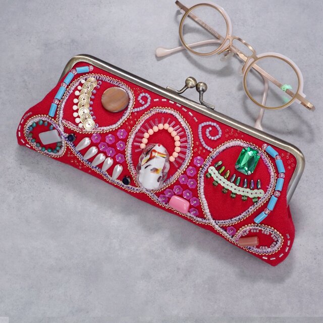 眼鏡ケースにも　ビーズ刺繍のペンケースがま口 14　レッド　一点もの　送料無料　敬老の日　母の日　ギフト
