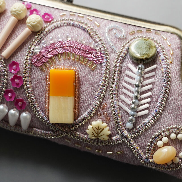 【山中です】三味線 本体 ケース付き　金色刺繍付き　アンティーク 高級本革 三味線用 チャック式 津山撥入れ 『雅』朱色