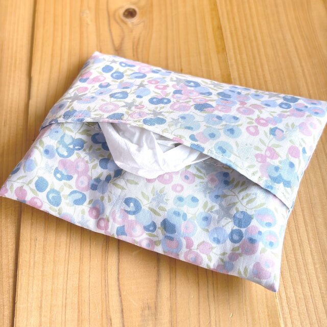 リバティ　リバーシブル仕立て　ポケットティッシュカバー＜Wiltshire Stars＞(ウィルトシャースターズ)