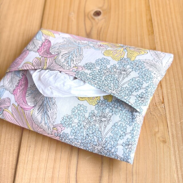 リバティ　リバーシブル仕立て　ポケットティッシュカバー＜Angelica Garla＞(アンジェリカガーラ)