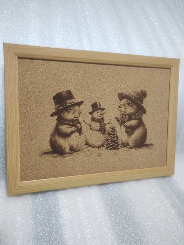 A4コルクシート　プレーリードッグ２匹と雪だるま