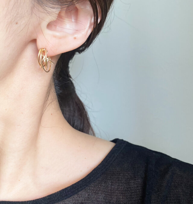 R✴︎H❤️ 14kgfピアス 14kgf diagonal radial 5連 キャッチレスピアス | iichi 日々の暮らし