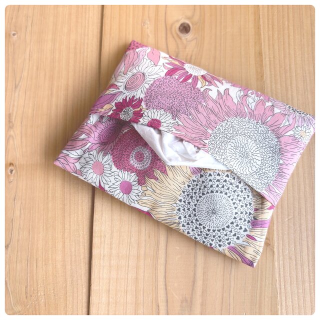 リバティ　リバーシブル仕立て　ポケットティッシュカバー＜Small Susanna＞(スモールスザンナ)ピンク