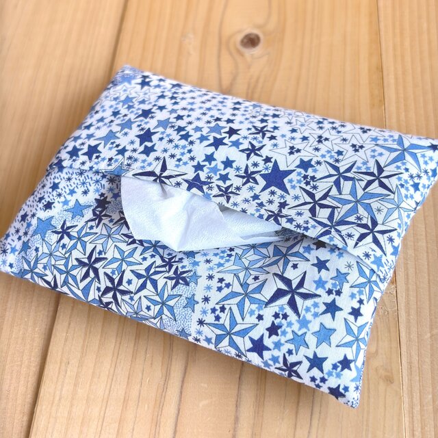 リバティ　リバーシブル仕立て　ポケットティッシュカバー＜Adelajda＞(アデラジャ)ブルー