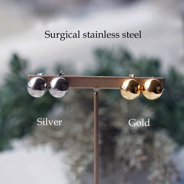 太陽と満月のピアス☆サージカルステンレス・ボールのスタッドピアス