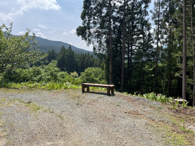 庭に映える、どっしり無垢の180cmガーデンベンチ 庭 木製 防腐処理