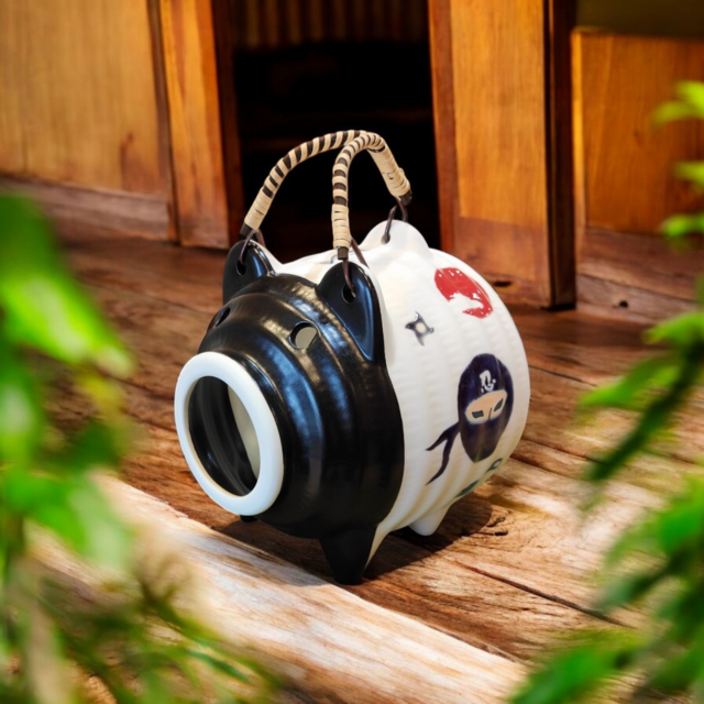 『THE・忍者』　蚊取り豚　蚊遣り　和風