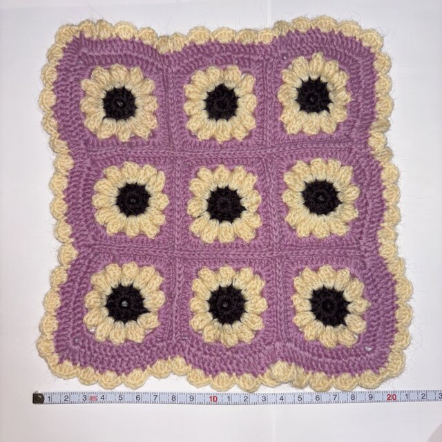 かぎ針編み ぷっくりお花のマルチカバー ラベンダーパープル