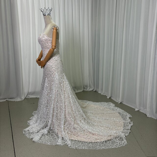 ウェディングドレス ベアトップ ビスチェタイプ キラキラ光る刺繍