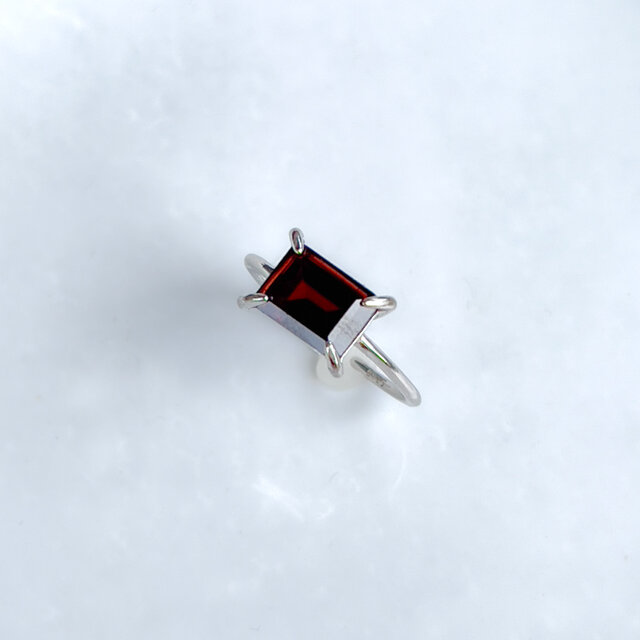 サイズ調整可能✨ 天然石　ガーネット　シルバー925製のリング　ギフトボックス入り
