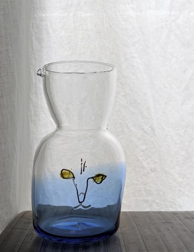 小ぶりな水差し