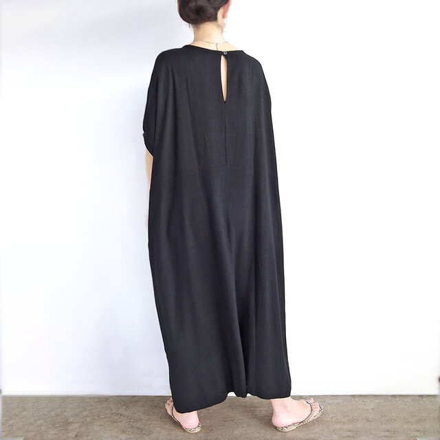 ドルマンスリーブワンピース（ブラック） | iichi 日々の暮らしを