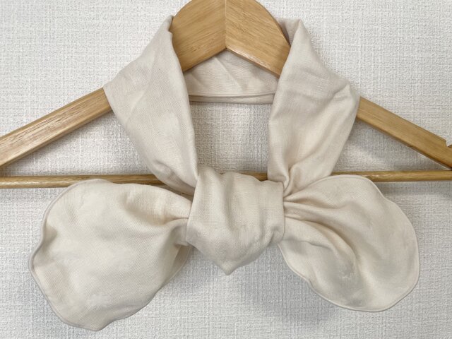 綿100%トリプルガーゼエンボス加工オフホワイトリボンタイプネック  