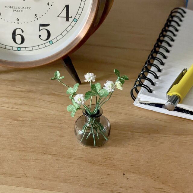 和紙の花》花瓶＆シロツメクサの花束(四葉のクローバー1本入り