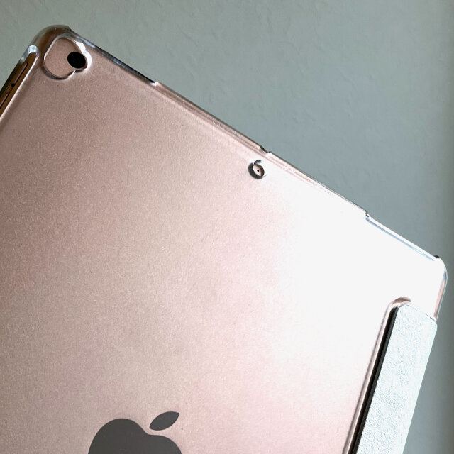 ふんわり マルチ ストライプ iPadケース ペン収納 軽量 背面クリア
