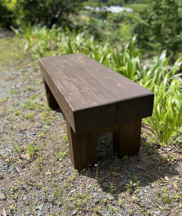 庭に映える、どっしり無垢の100cmガーデンベンチ 庭 木製 防腐処理の