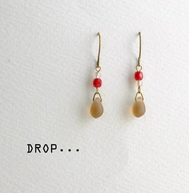 d192-52【グレーオニキス】と【胡桃】のセピアカラーピアス（パーツ変更可能）