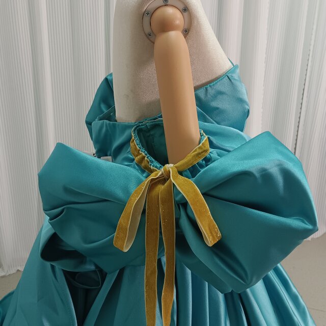 カラードレス ブルー ベアトップ 姫袖 ふっくら柔らかなバックリボン