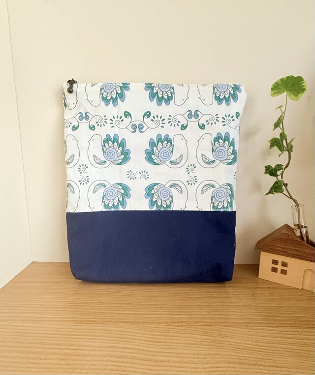 保温保冷シート付きファスナーポーチ（北欧調・小鳥）アイスリング入れにも