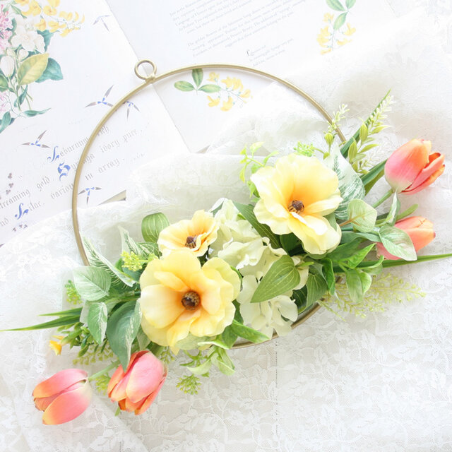 チューリップとラナンキュラスのフープリース