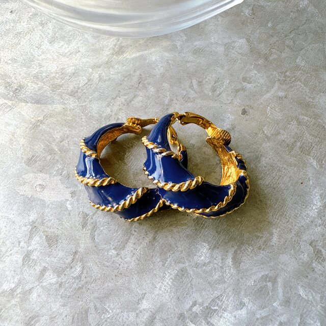 Y1123-【Kenneth Jay Lane】ケネス・ジェイ・レーン・ヴィンテージイヤリング  Navy Hoops