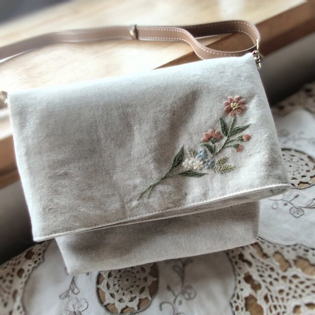 手刺繍*コットンリネン*ショルダーバッグ | iichi 日々の暮らしを