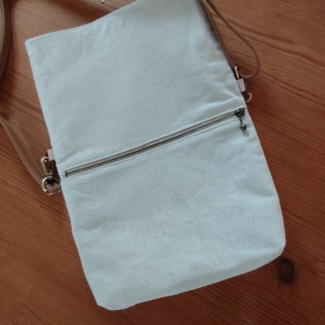 手刺繍*コットンリネン*ショルダーバッグ | iichi 日々の暮らしを