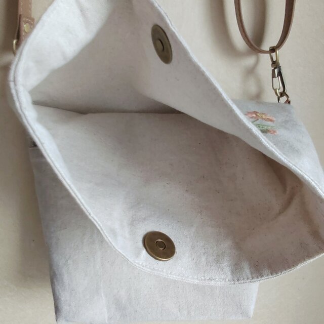 手刺繍*コットンリネン*ショルダーバッグ | iichi 日々の暮らしを